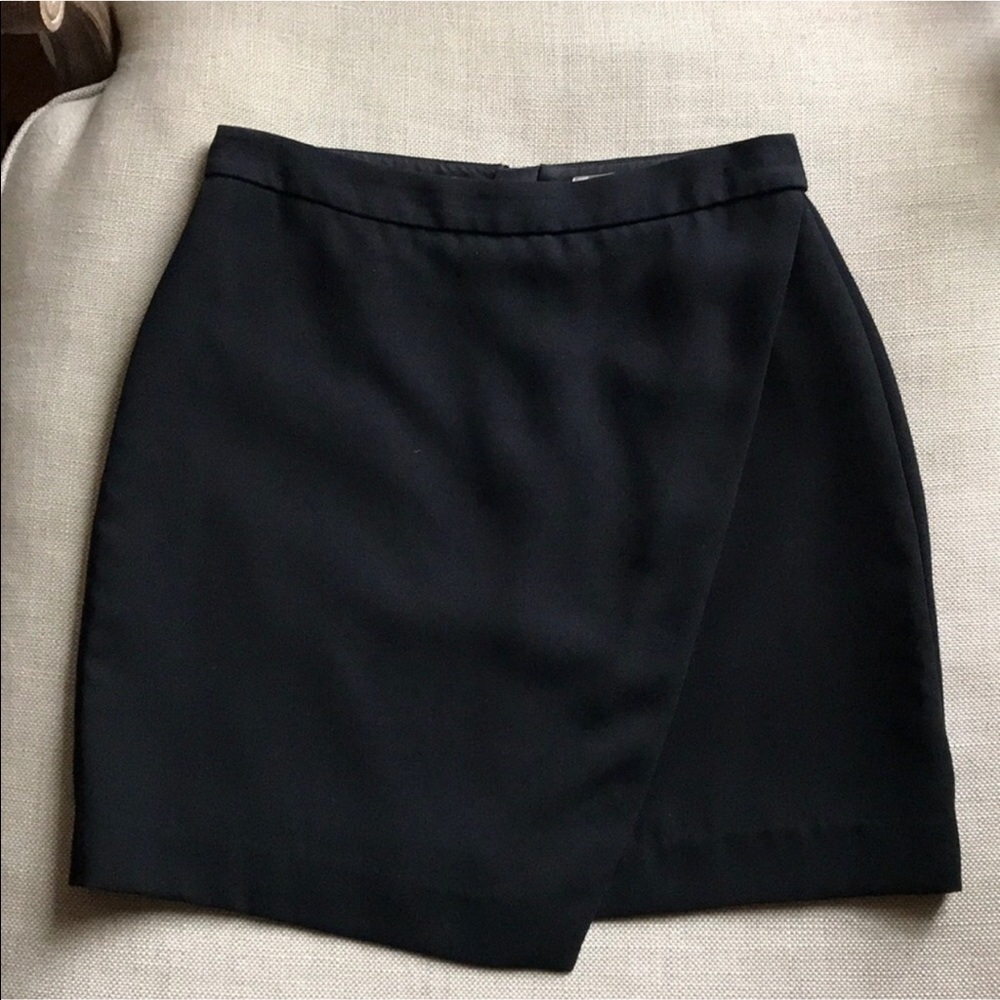 ✨Banana Republic✨ Asymmetrical Black Mini Skirt